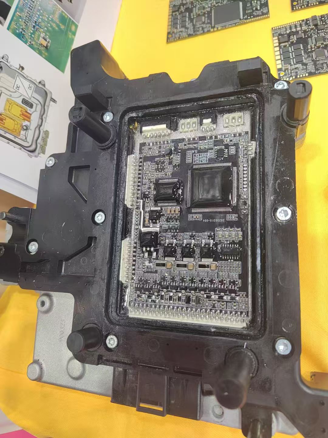 0AM DQ200ドライブトレイン修理TCU TCM PCB - Electronics Repair In Usa のレビューと価格
